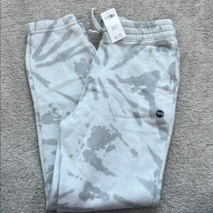 NWT Abercrombie kids size 13/14 joggers sweatpants